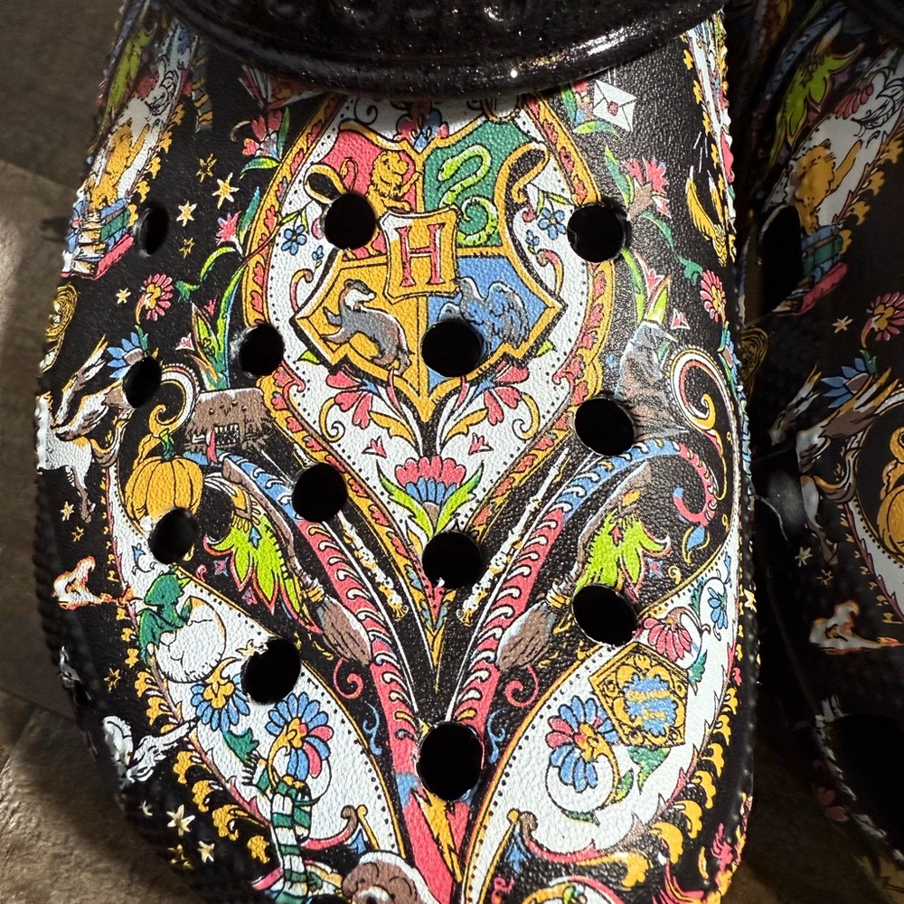 NWT CROCS X Vera Bradley X Harry Potter Crocs- W11 M9 - Picture 2 of 7